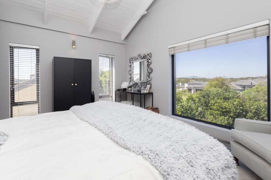 To Let 4 Bedroom Property for Rent in Big Bay Western Cape